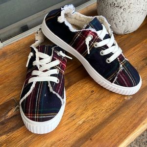 Tommy Bahama sneakers